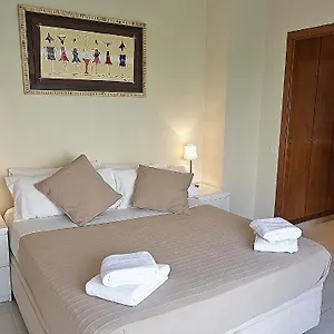 alguera-apartments-sant-andreu.topbarcelonahotels.com/